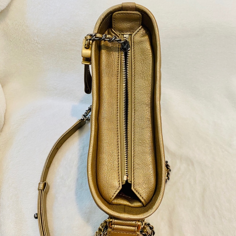 💓Sold💓Chanel Small Gabrielle Gold Ombré - Picture 7 of 16